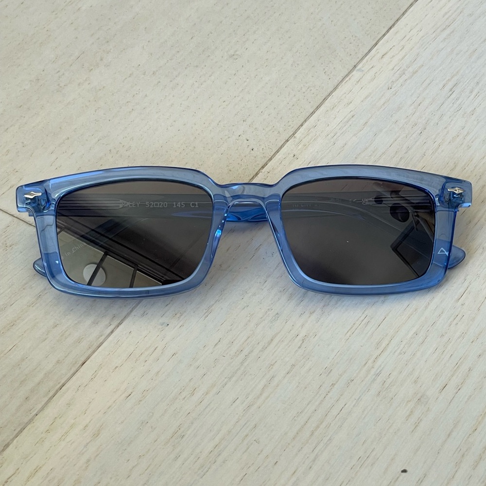 RFLKT Sunnies in blue